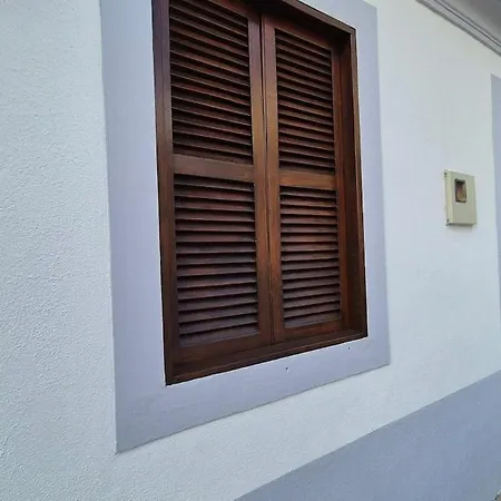 Casa Arcebispo A Familia Holiday home *